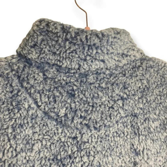 Jackson Hole Outerwear Blue and White Fuzzy Sherpa  Zip Up Sweater - Picture 6 of 10